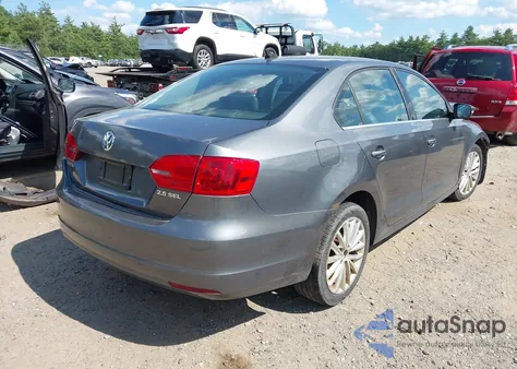 2011 Volkswagen Jetta 2.5L Sel from USA, damaged, VIN 3VWLZ7AJXBM372381